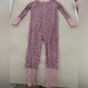 Magnetic Me Convertible Footie!